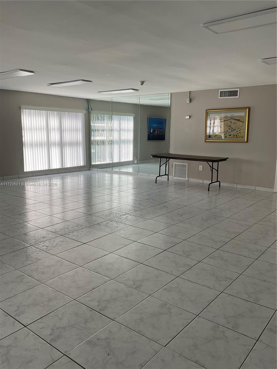 LE CARTIER CONDO - Residential