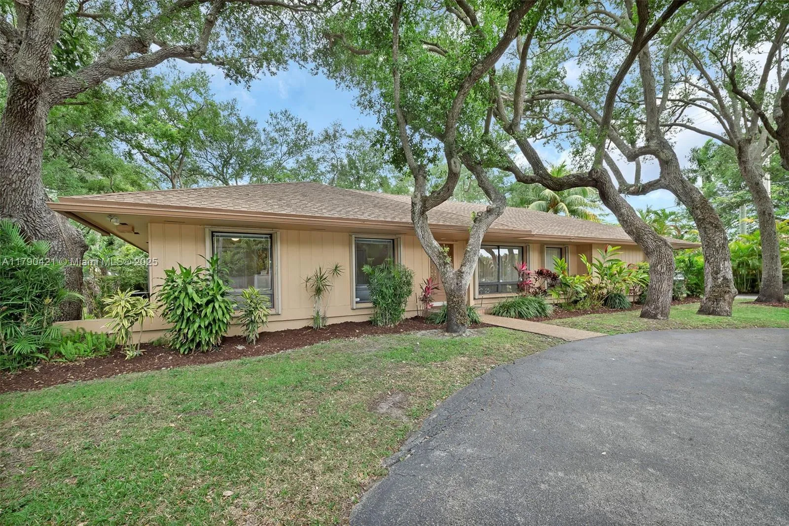 Palmetto Bay, Florida 33157, United States, 4 Bedrooms Bedrooms, ,2 BathroomsBathrooms,Residential,Active,116616