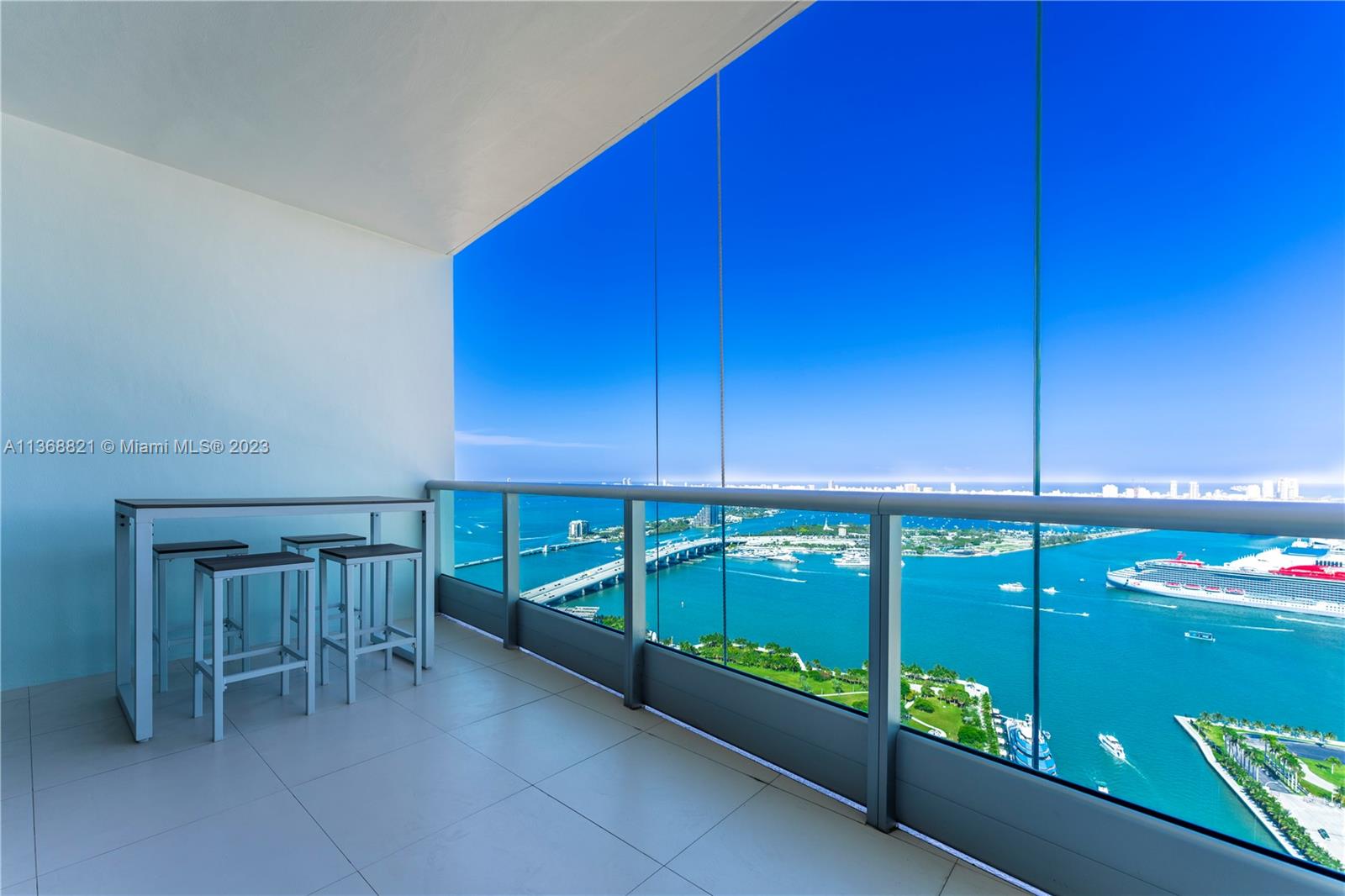 900 BISCAYNE BAY CONDO - Residential Lease