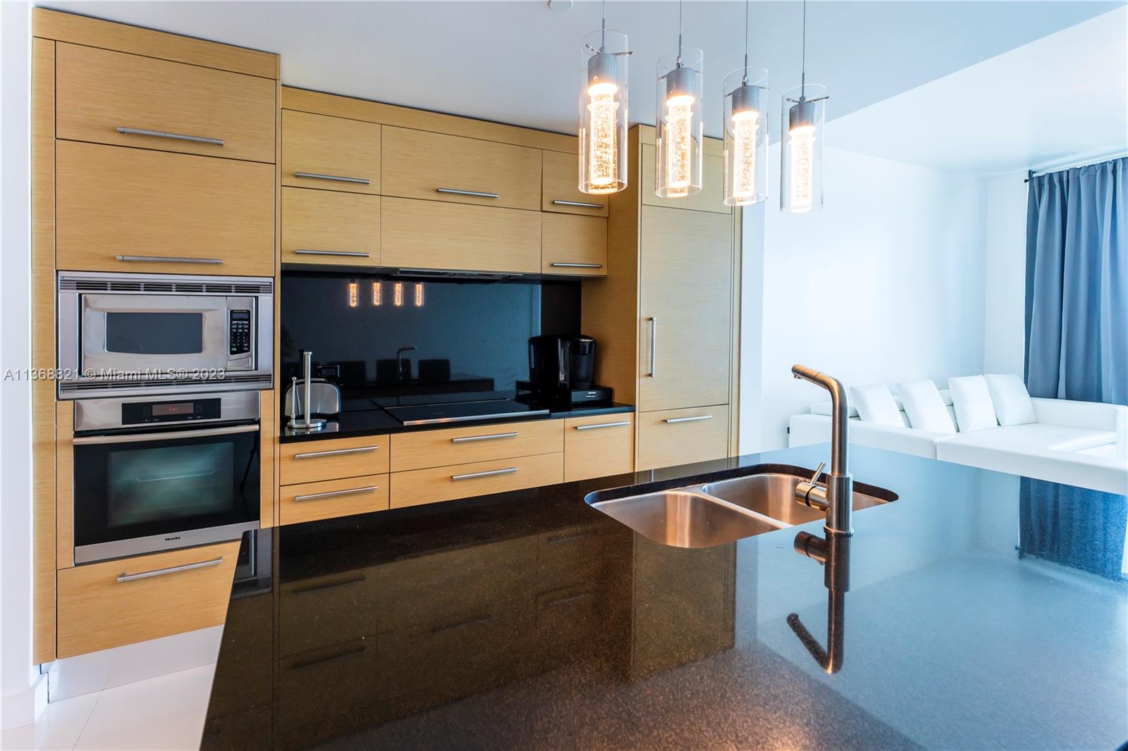 900 BISCAYNE BAY CONDO - Residential Lease