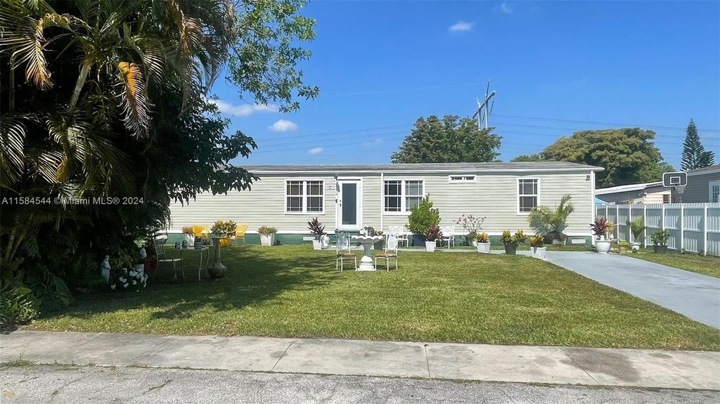 Photo of 130 NW 218th Way, Pembroke Pines, FL 33029 (MLS # A11584544)