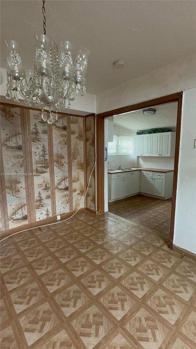 SUNSHINE MANOR NO 2 - Residential