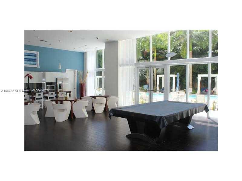 VENTURE AT AVENTURA EAST - Residential Lease