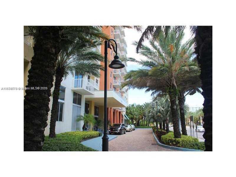 VENTURE AT AVENTURA EAST - Residential Lease