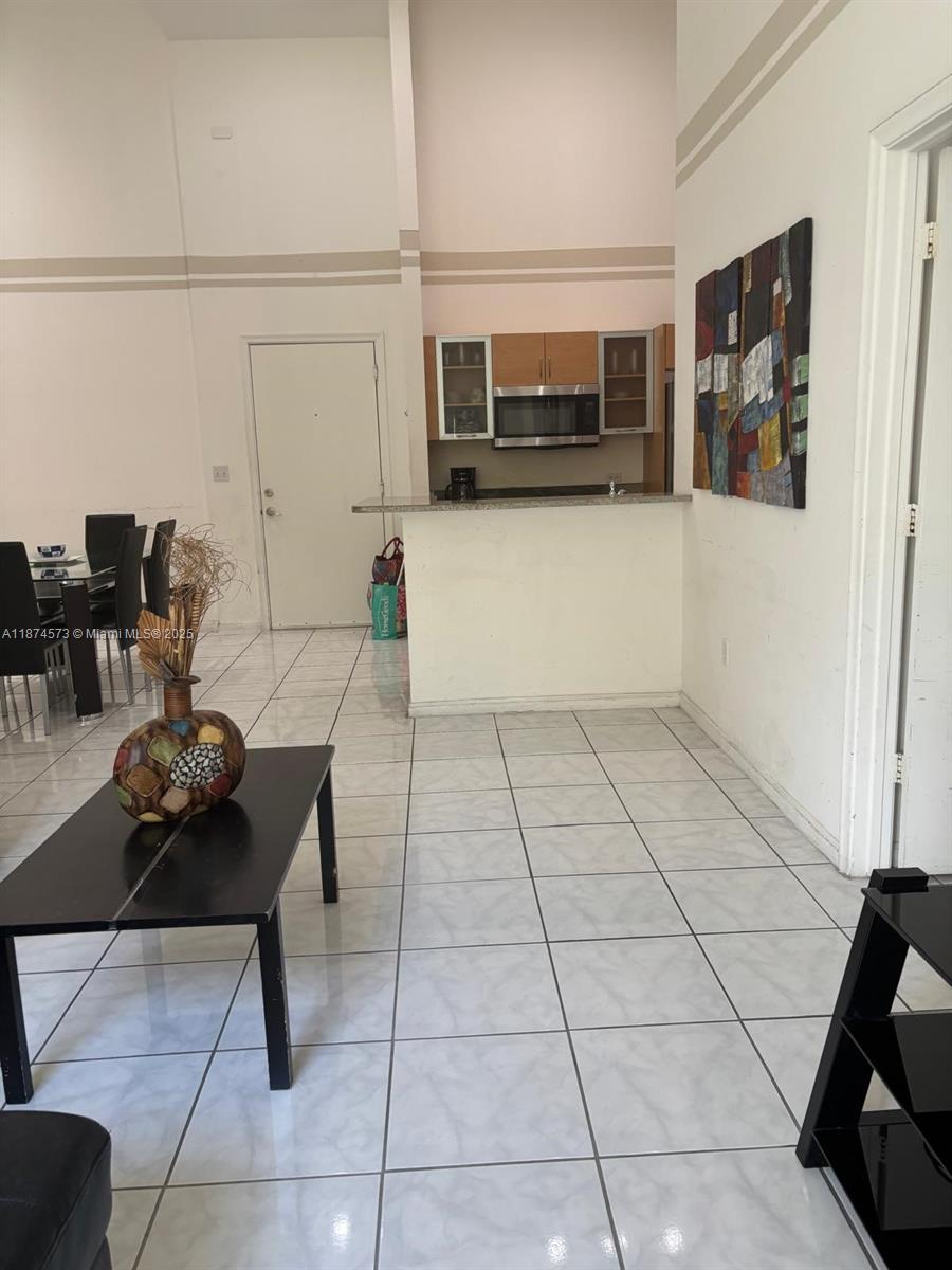 VENTURE AT AVENTURA EAST - Residential Lease