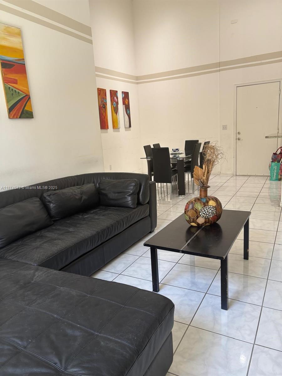 VENTURE AT AVENTURA EAST - Residential Lease