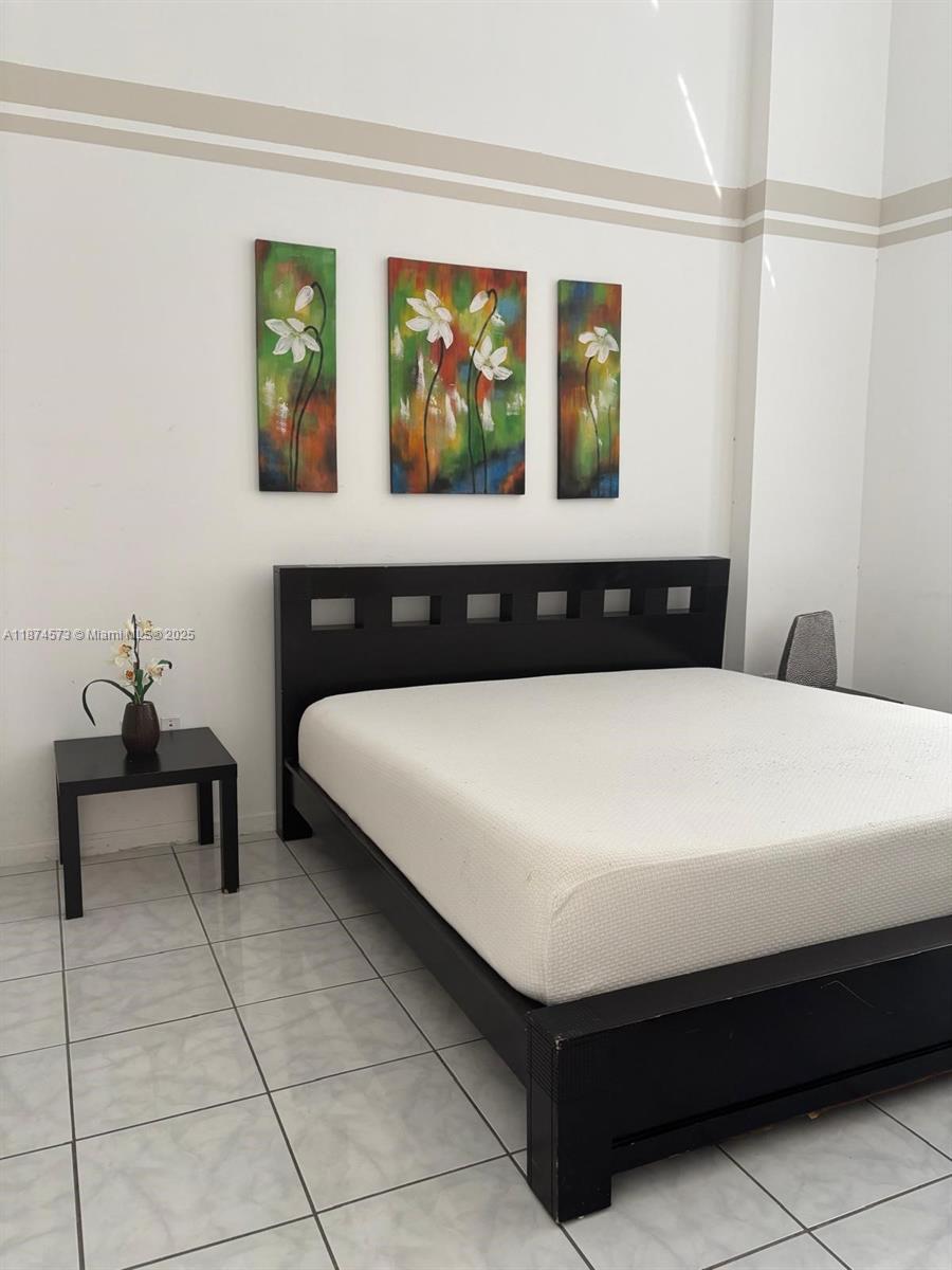 VENTURE AT AVENTURA EAST - Residential Lease