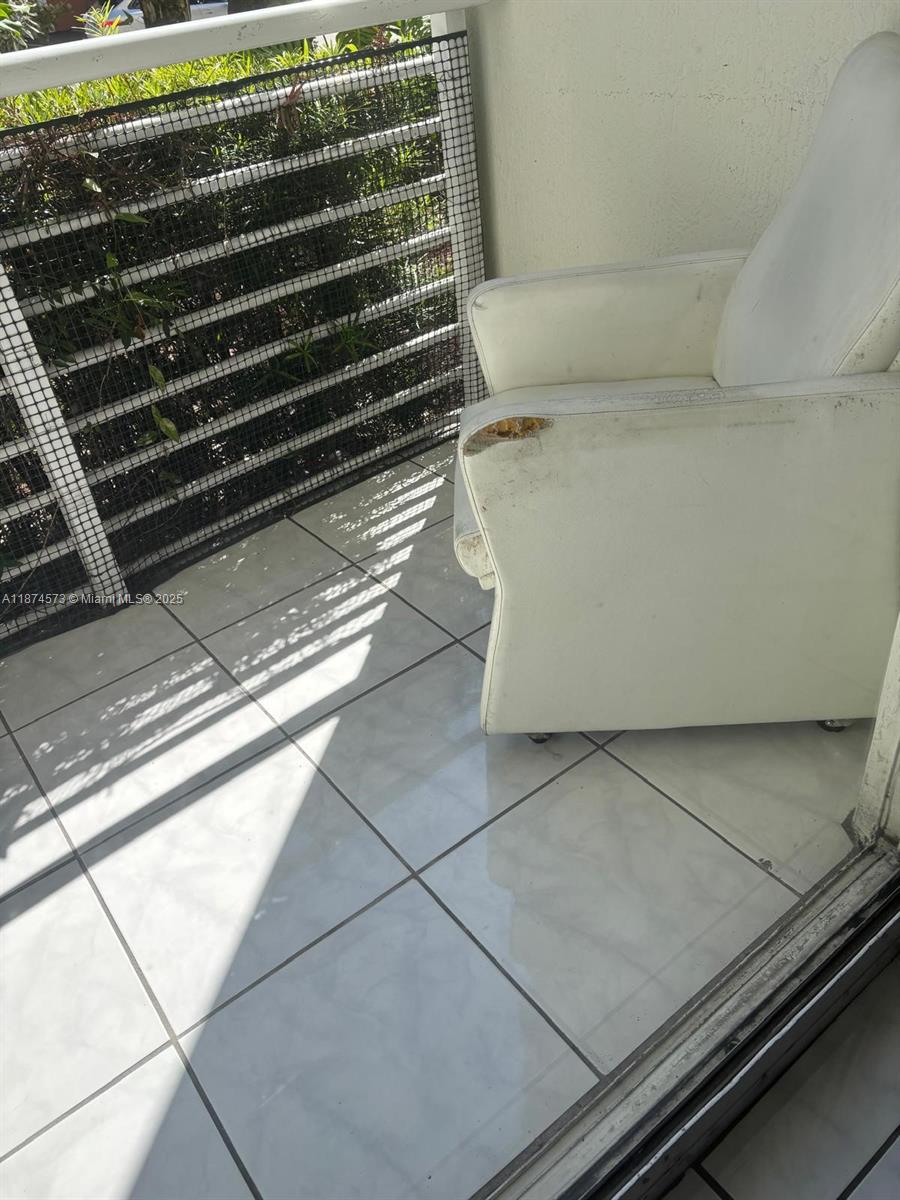 VENTURE AT AVENTURA EAST - Residential Lease