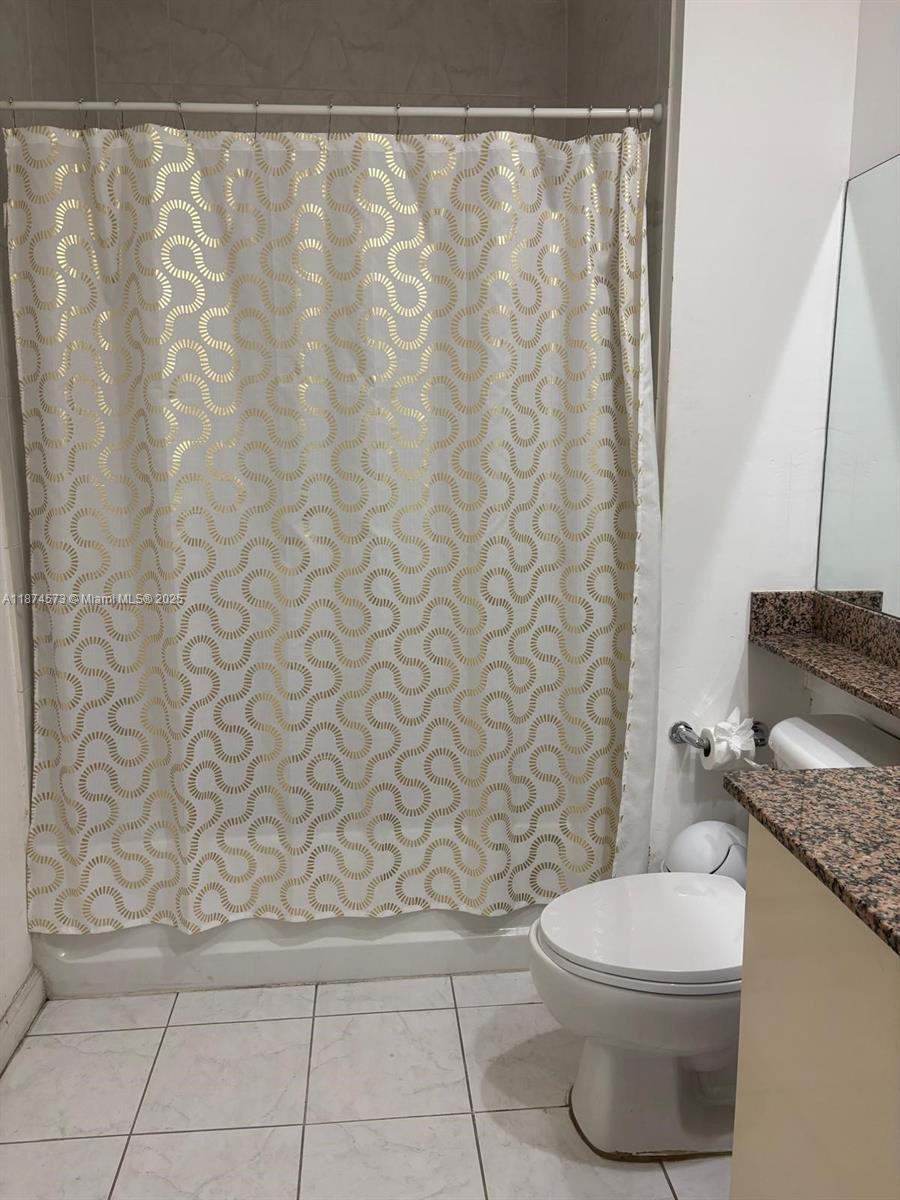 VENTURE AT AVENTURA EAST - Residential Lease