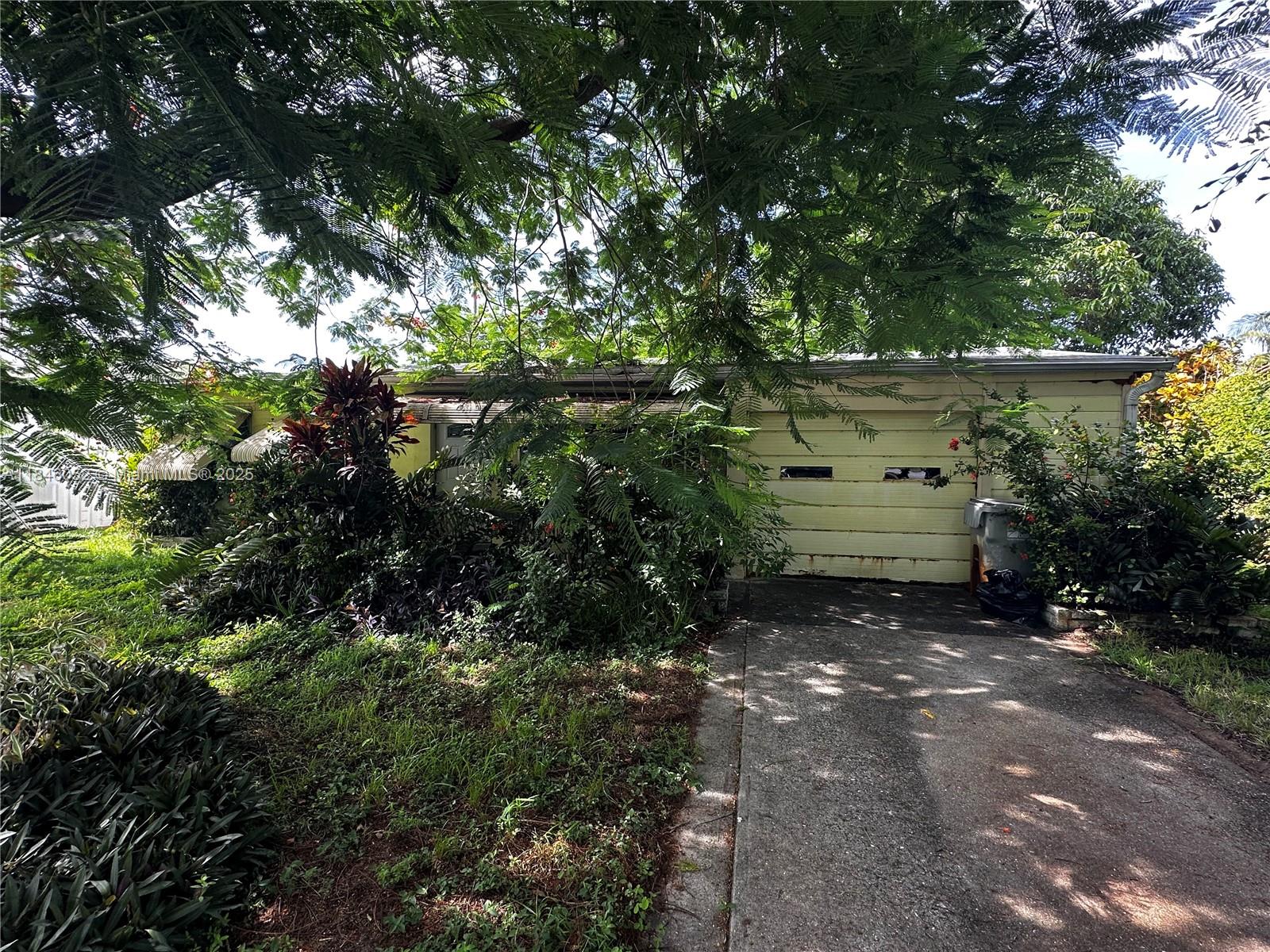Perfect fixer-upper opportunity in Pompano Beach! This 2-bedroom, 1-bath home offers solid bones with tile and concrete flooring on a generous 1,207 sq ft lot. Bring your vision and create the home of your dreams with plenty of potential for updates and personalization. Located in the friendly Cresthaven neighborhood, this property is ideal for investors or DIY enthusiasts ready to add value through renovation. Don’t miss this chance to transform a classic home into a stunning gem!