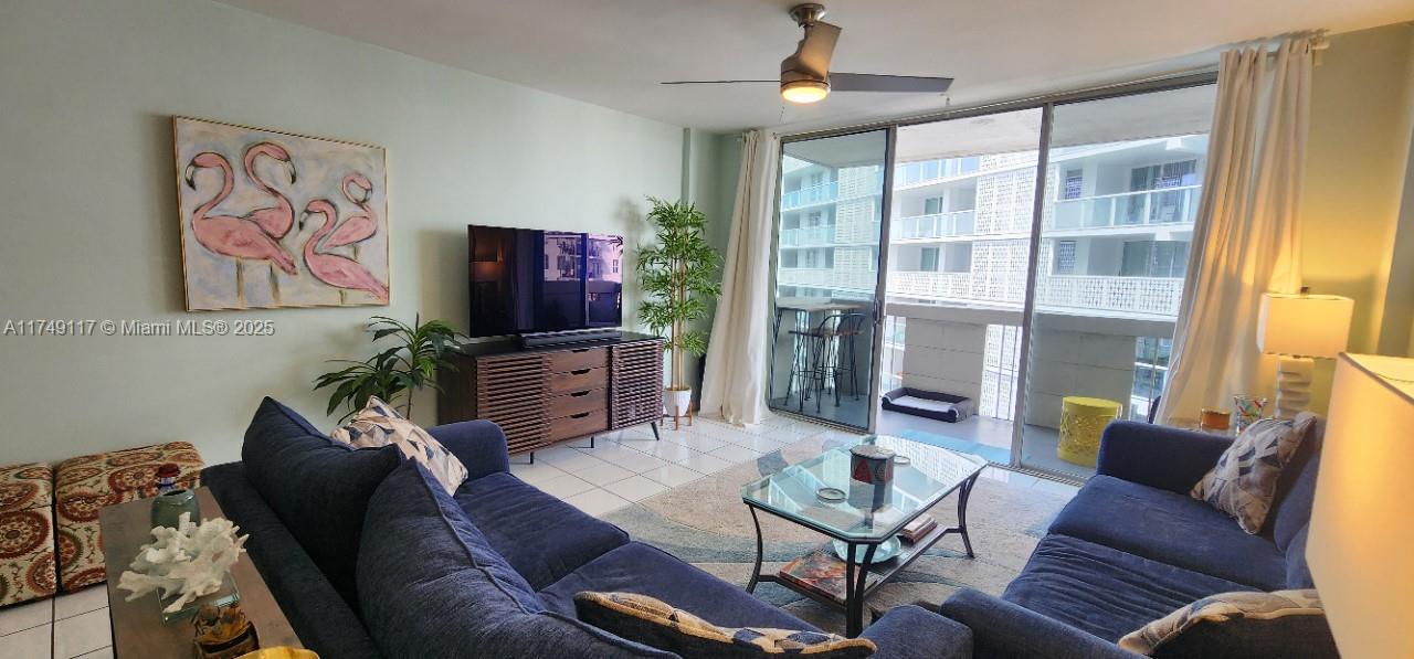 Rental Property at 800 West Ave 836, Miami Beach, Miami-Dade County, Florida - Bedrooms: 1 
Bathrooms: 1  - $2,900 MO.
