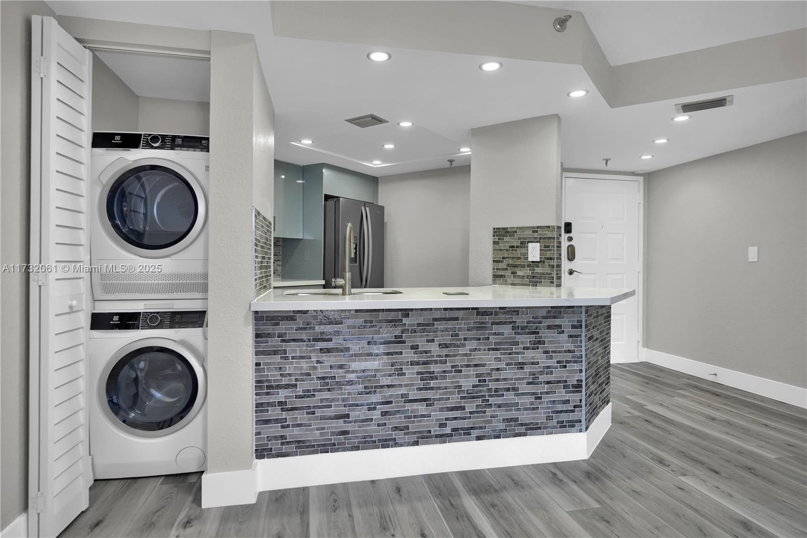 LA RIVE GAUCHE CONDO - Residential