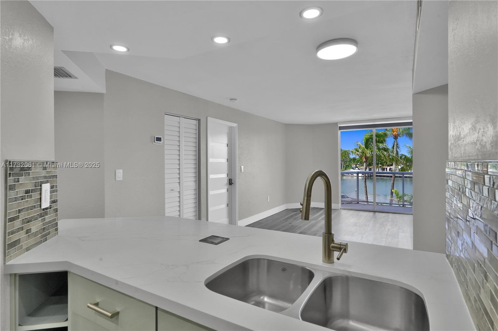 LA RIVE GAUCHE CONDO - Residential