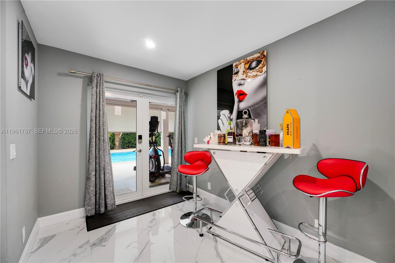 FOREST HILLS - Residential