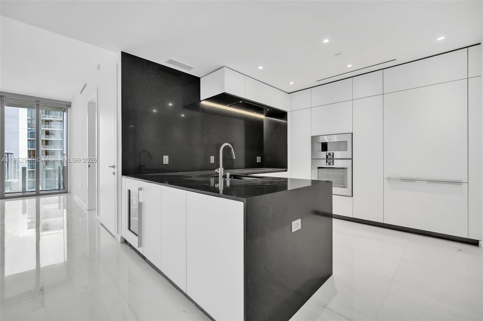 300 Biscayne Boulevard Way 3809W