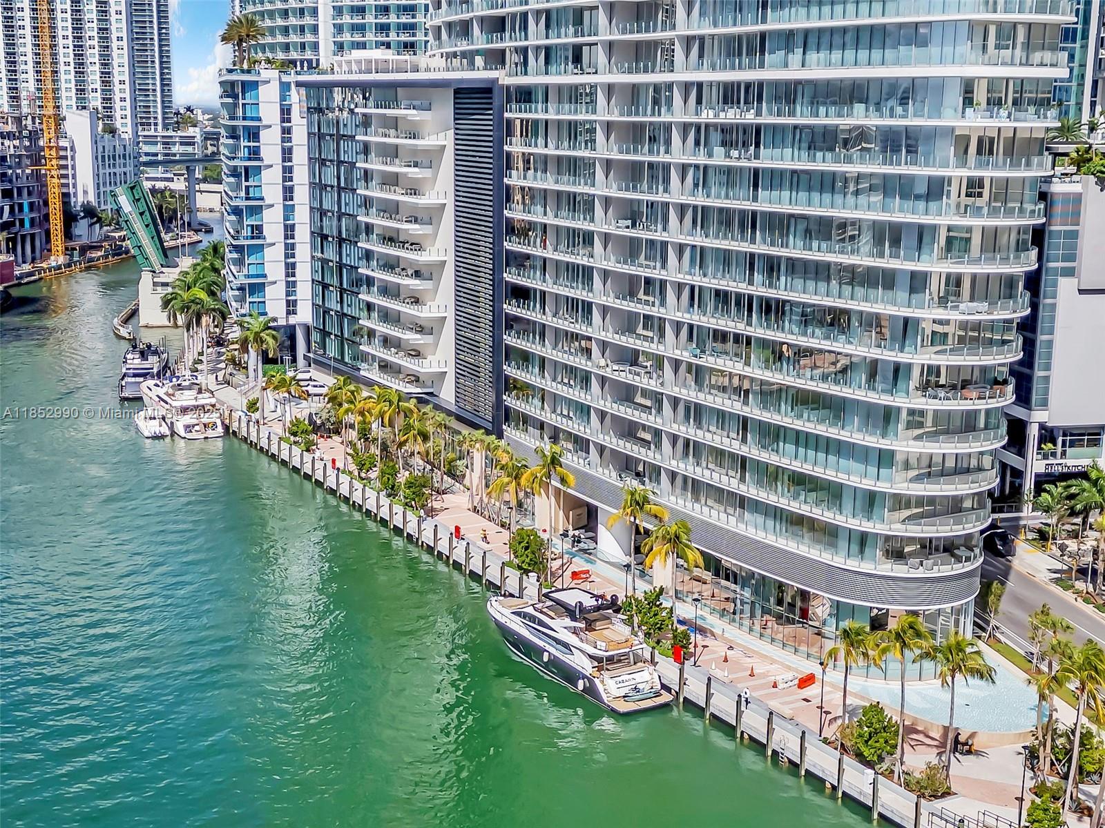 300 Biscayne Boulevard Way 3809W