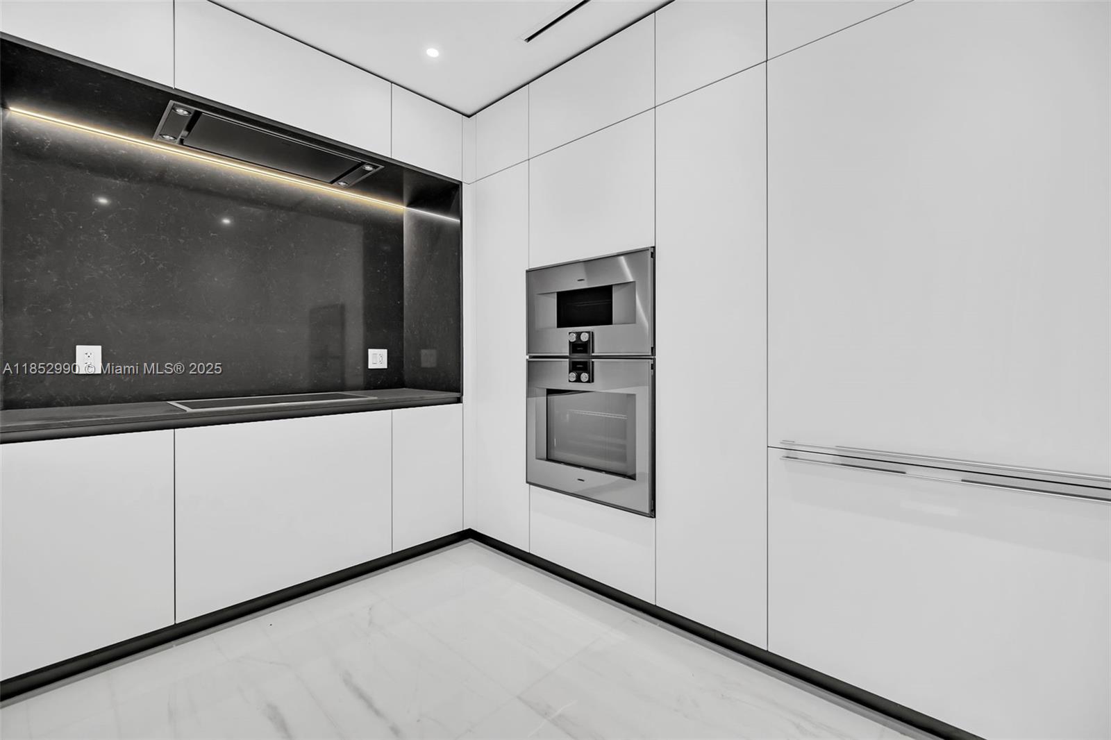 300 Biscayne Boulevard Way 3809W