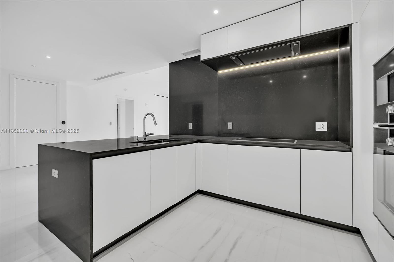 300 Biscayne Boulevard Way 3809W