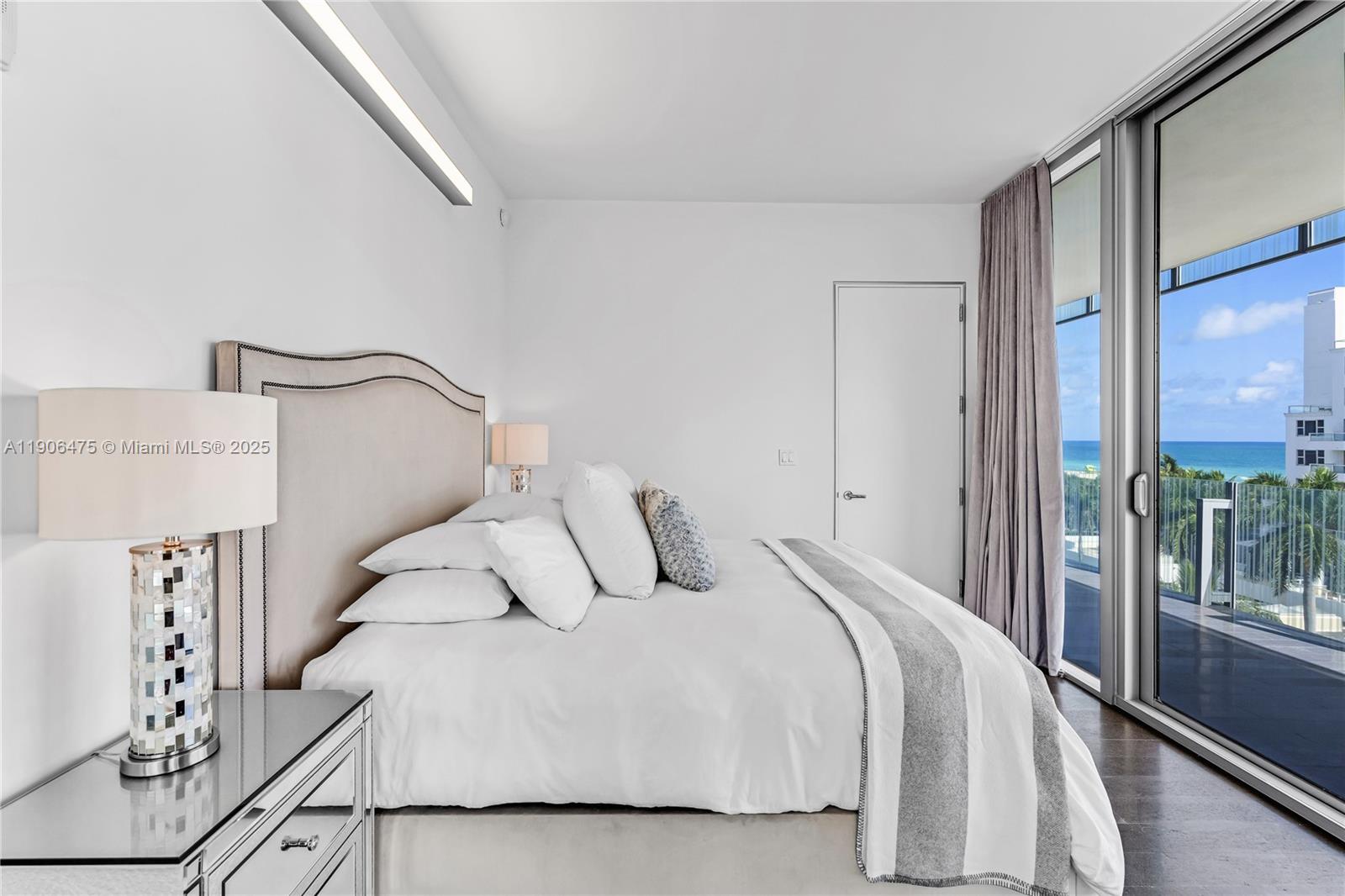 GLASS 120 CONDO - Residential