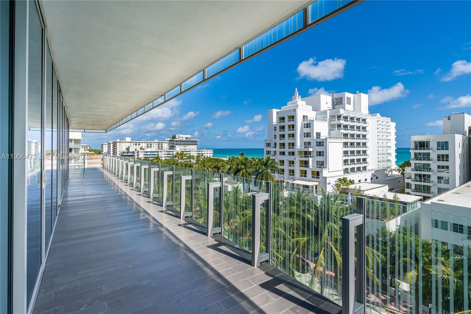 GLASS 120 CONDO - Residential