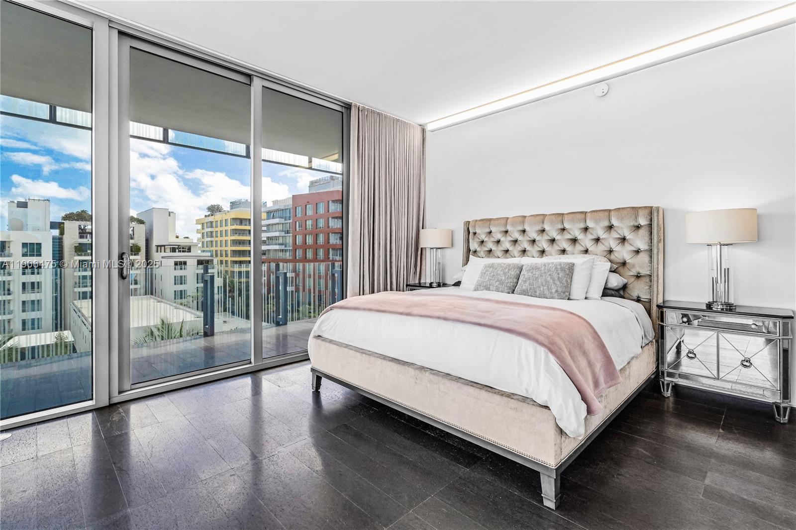 GLASS 120 CONDO - Residential