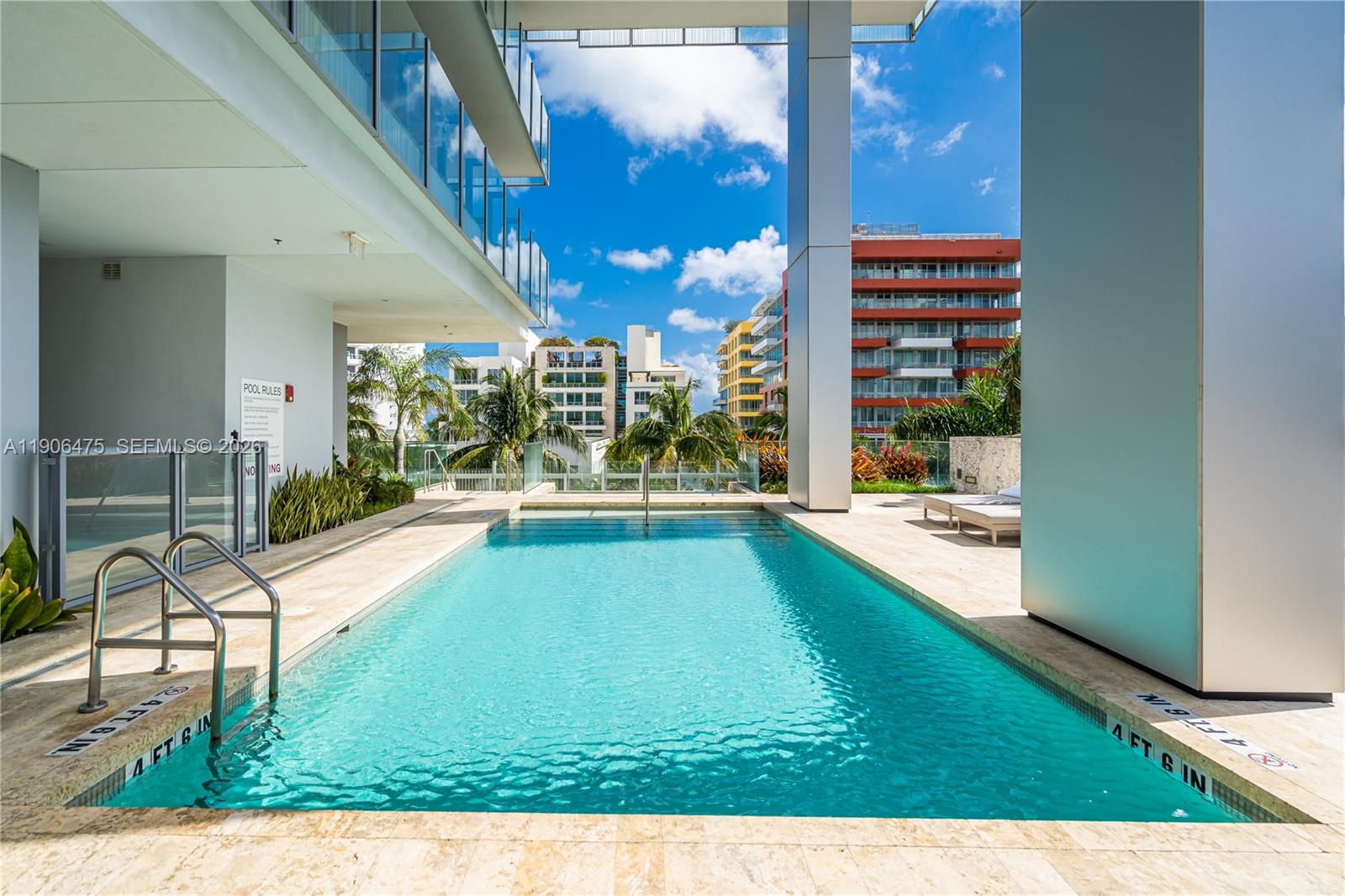 GLASS 120 CONDO - Residential