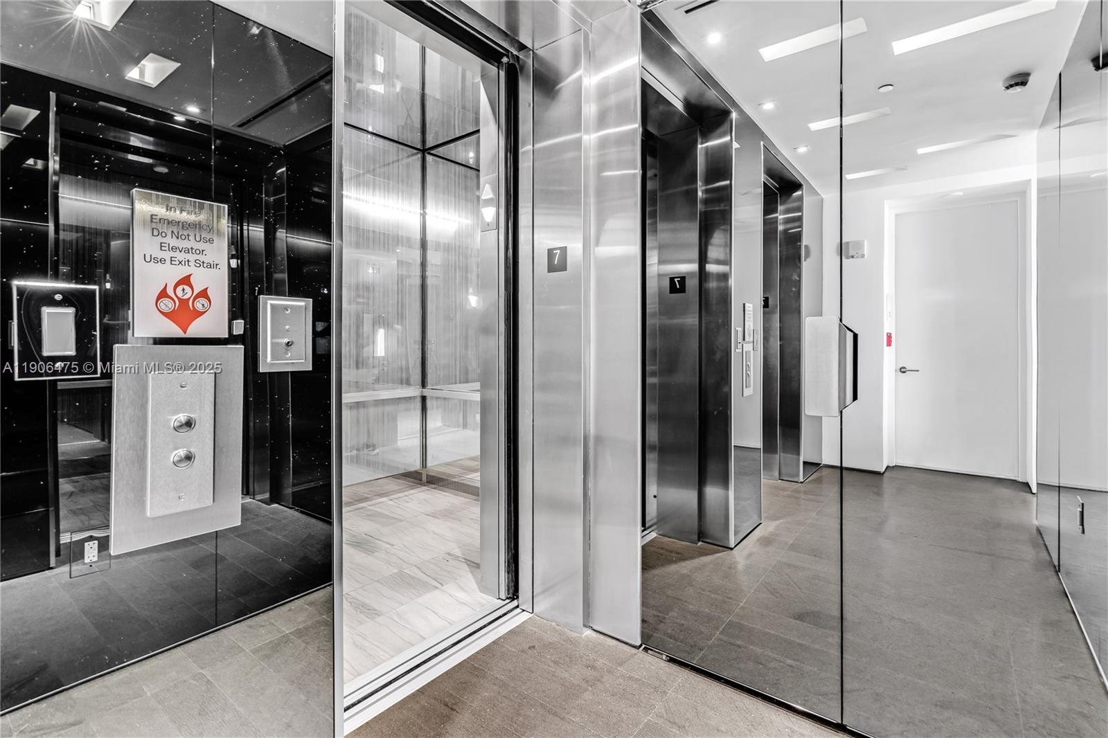 GLASS 120 CONDO - Residential