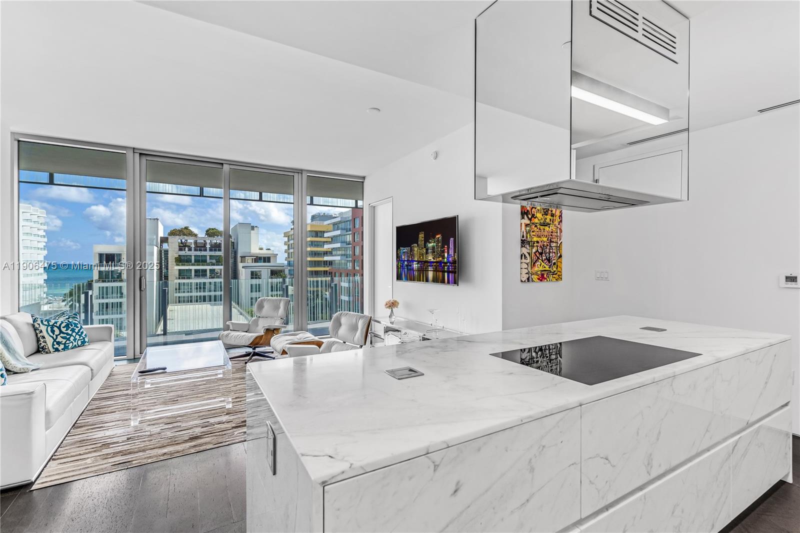 GLASS 120 CONDO - Residential