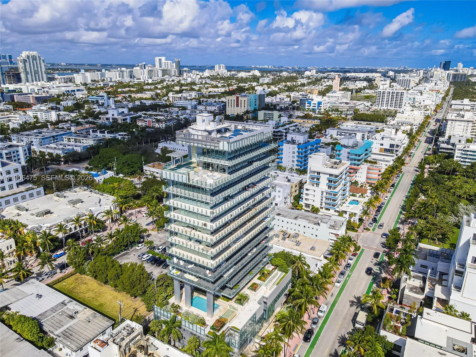GLASS 120 CONDO - Residential