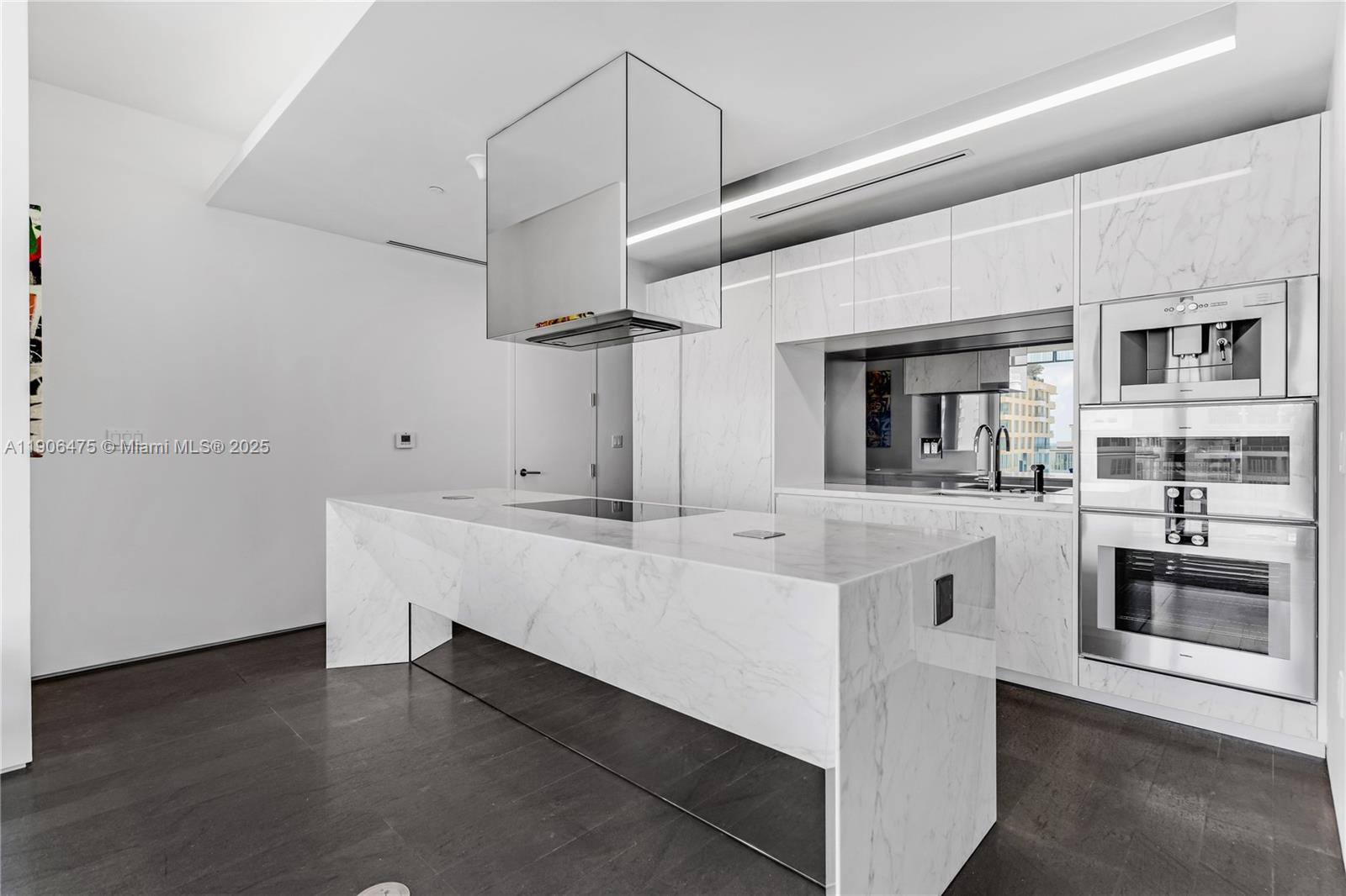 GLASS 120 CONDO - Residential