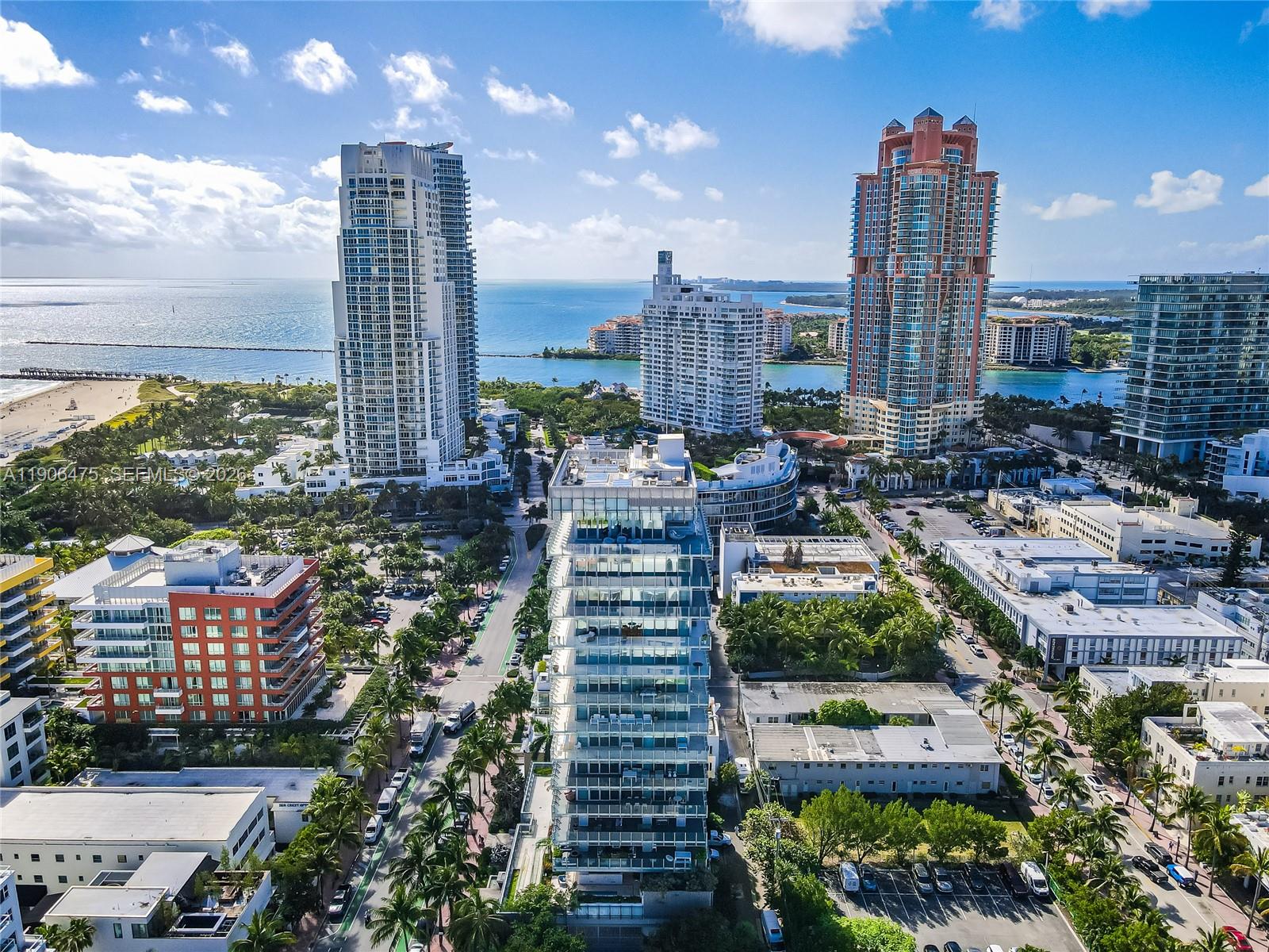 GLASS 120 CONDO - Residential