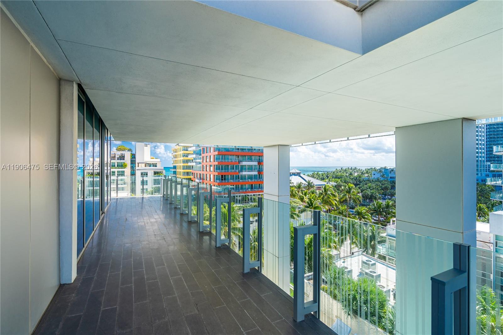 GLASS 120 CONDO - Residential
