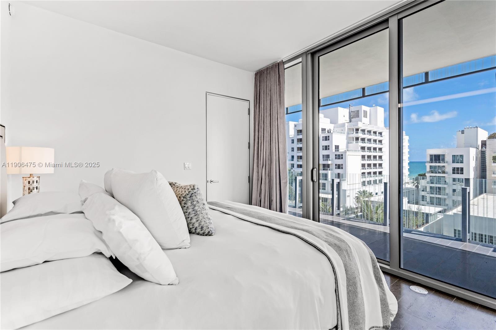 GLASS 120 CONDO - Residential