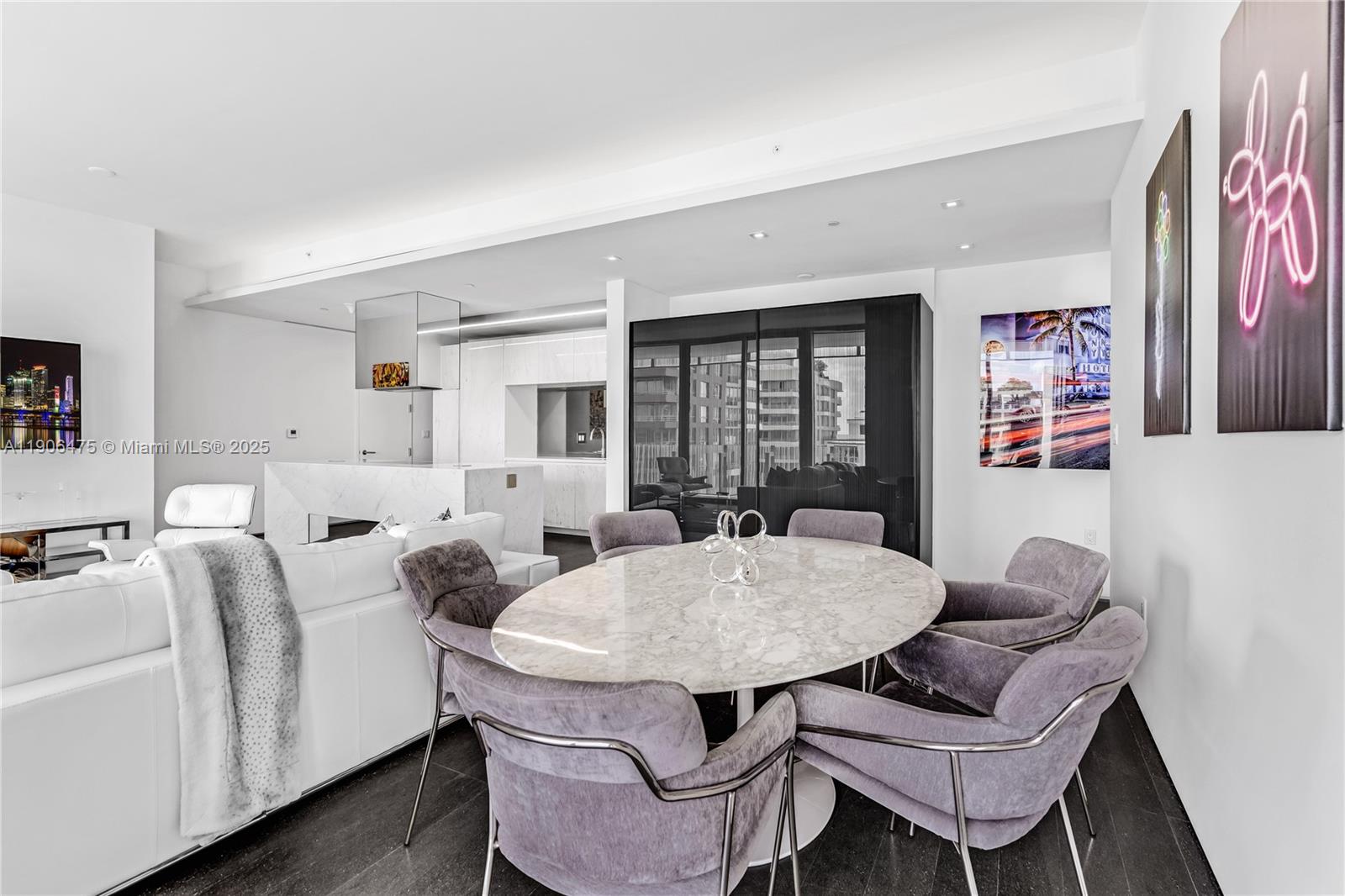 GLASS 120 CONDO - Residential