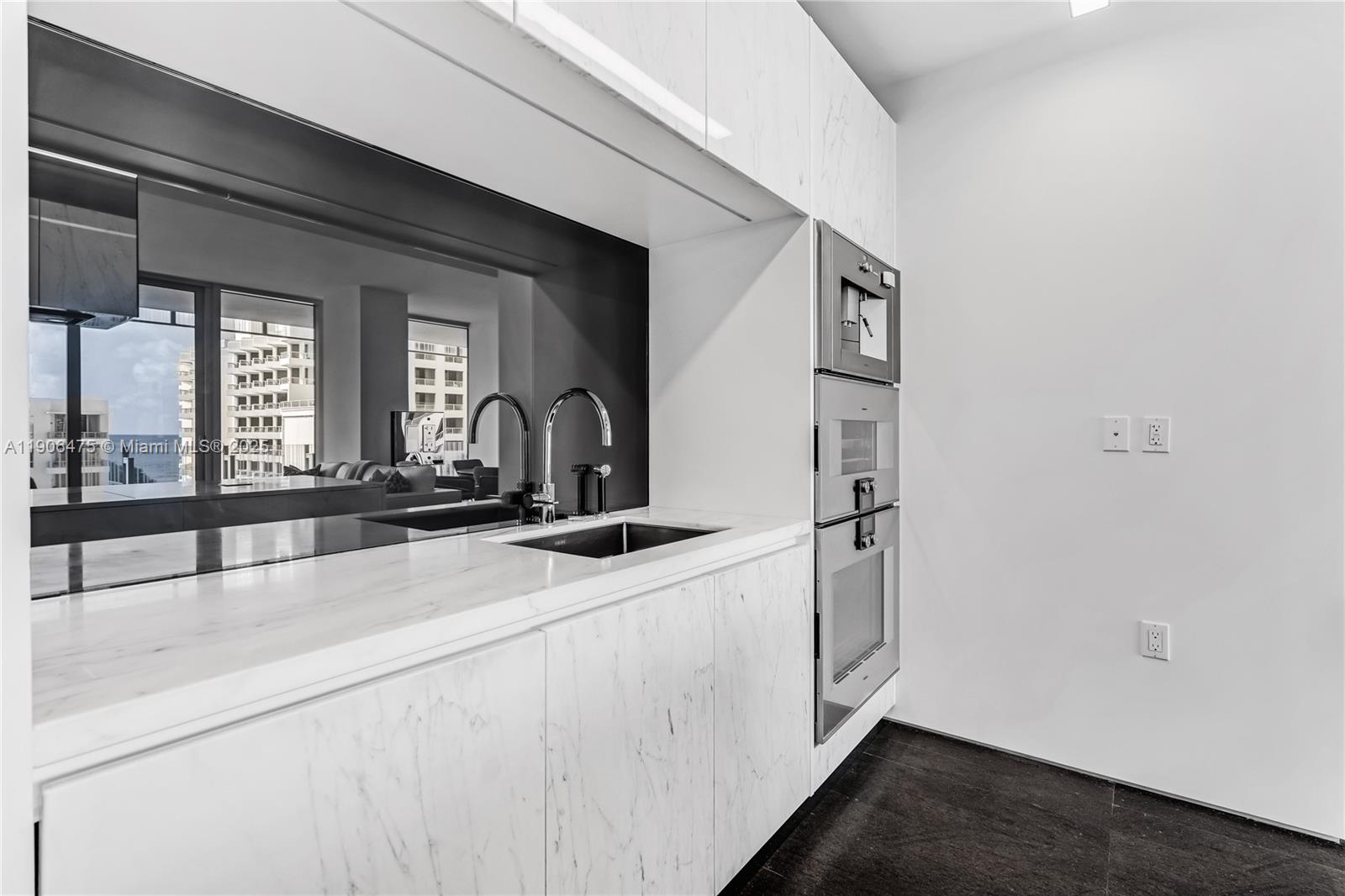 GLASS 120 CONDO - Residential