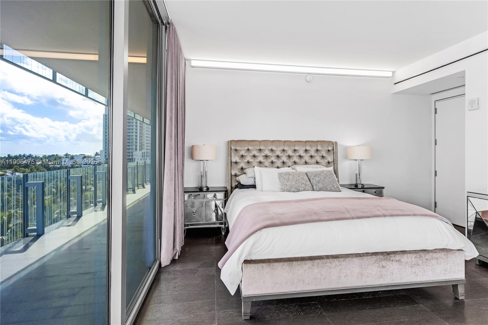 GLASS 120 CONDO - Residential