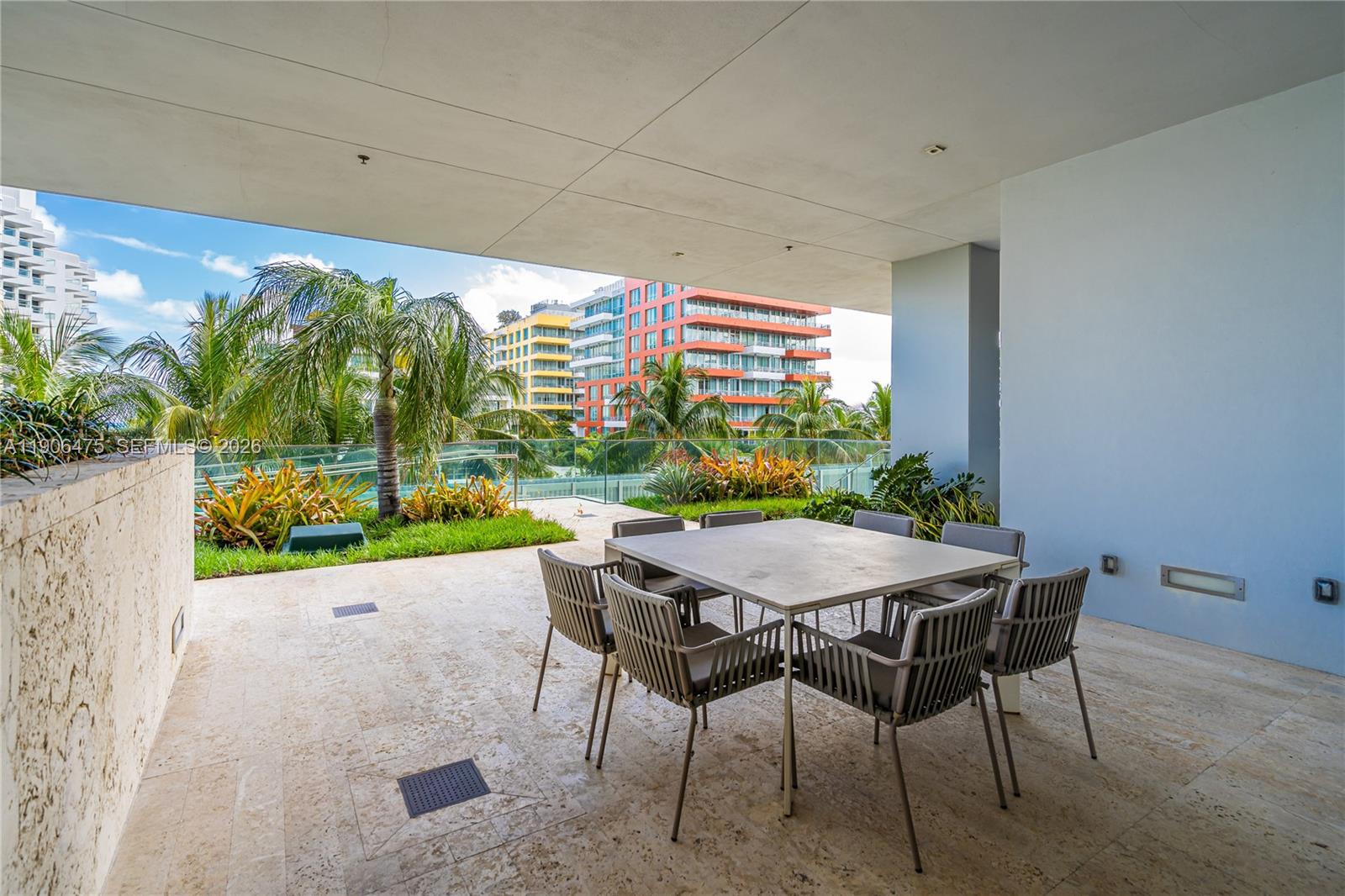 GLASS 120 CONDO - Residential