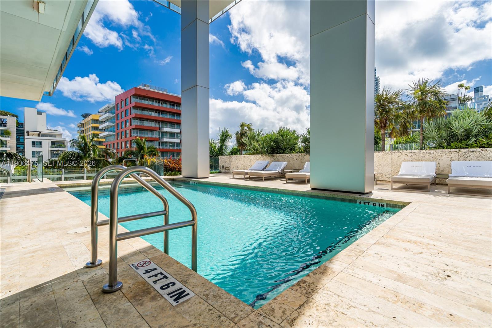GLASS 120 CONDO - Residential