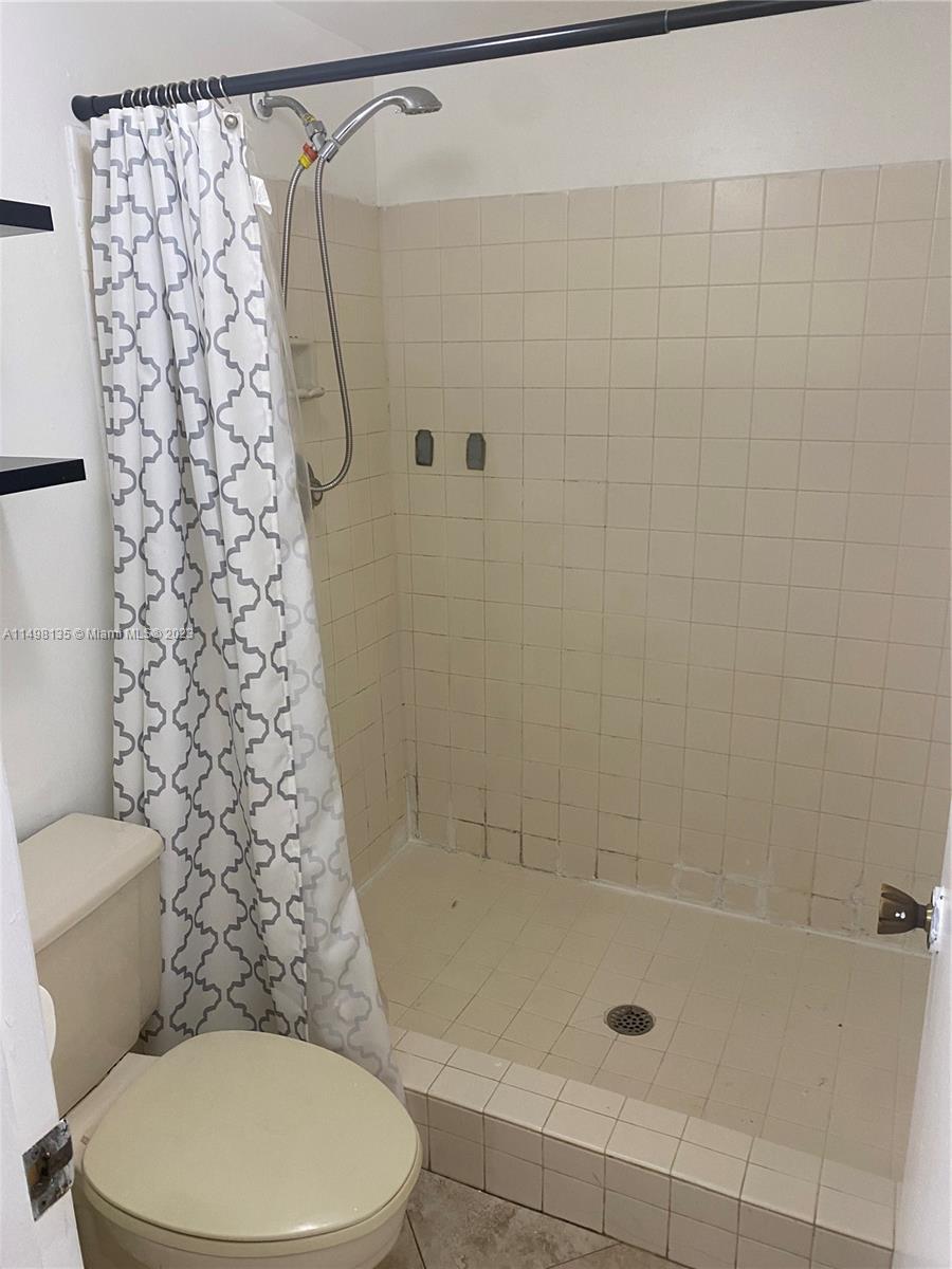 DORAL PARK C CLUB VILLAS - Residential Lease