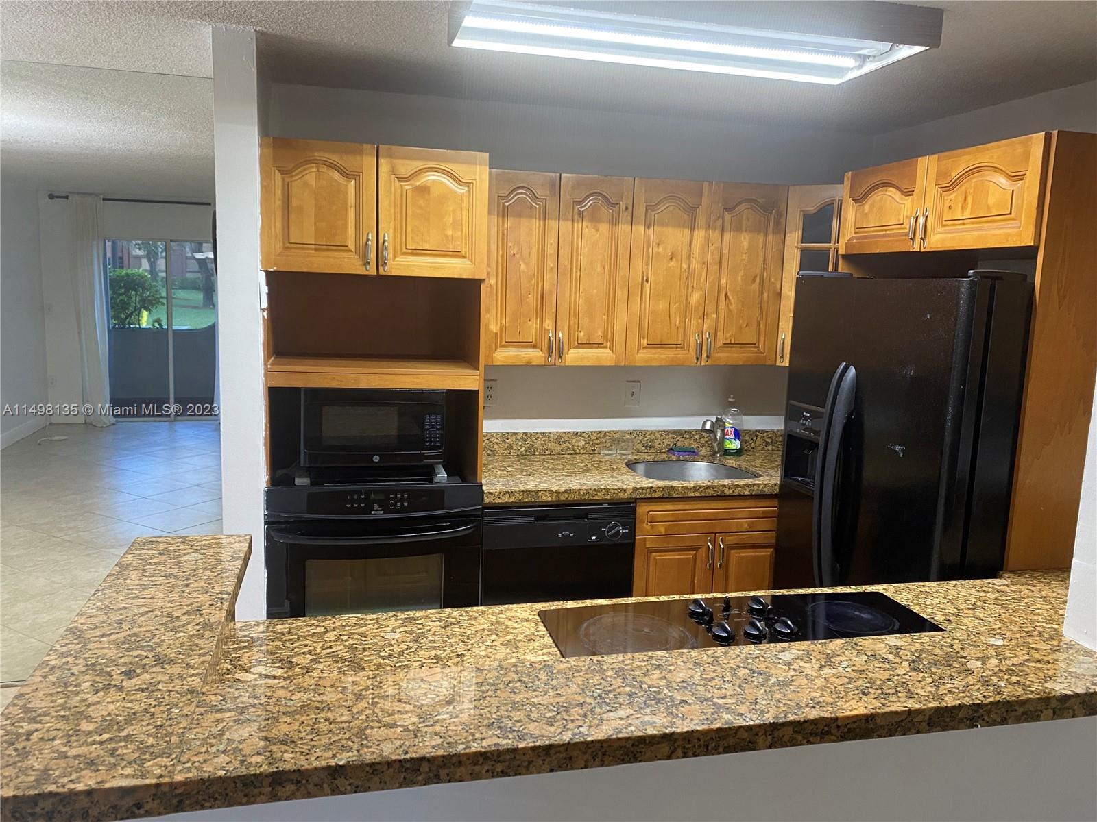 DORAL PARK C CLUB VILLAS - Residential Lease