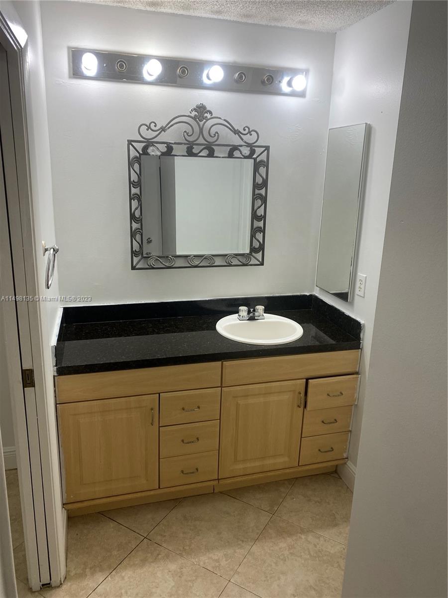 DORAL PARK C CLUB VILLAS - Residential Lease