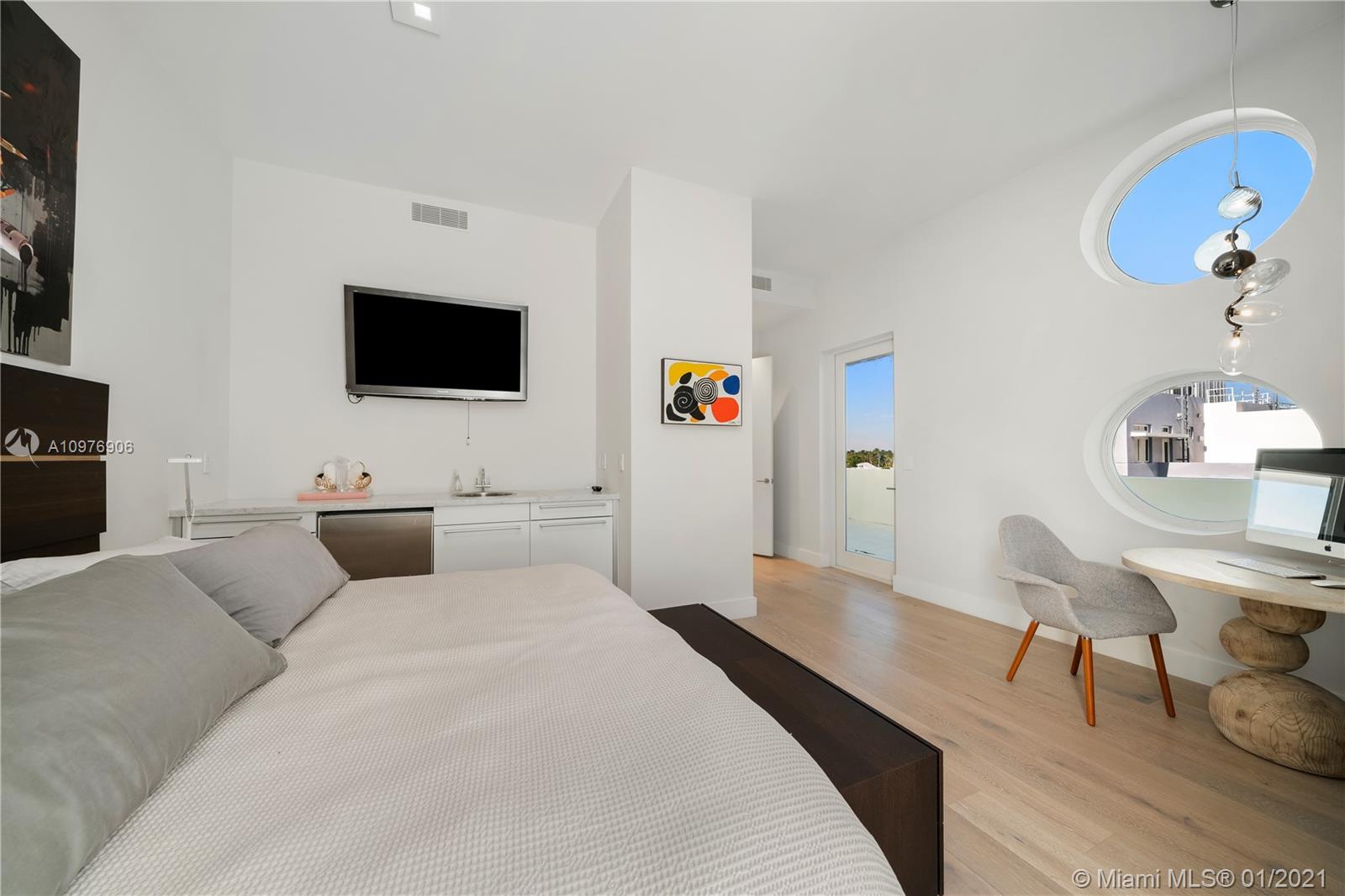AQUA AT ALLISON ISLAND - Residential