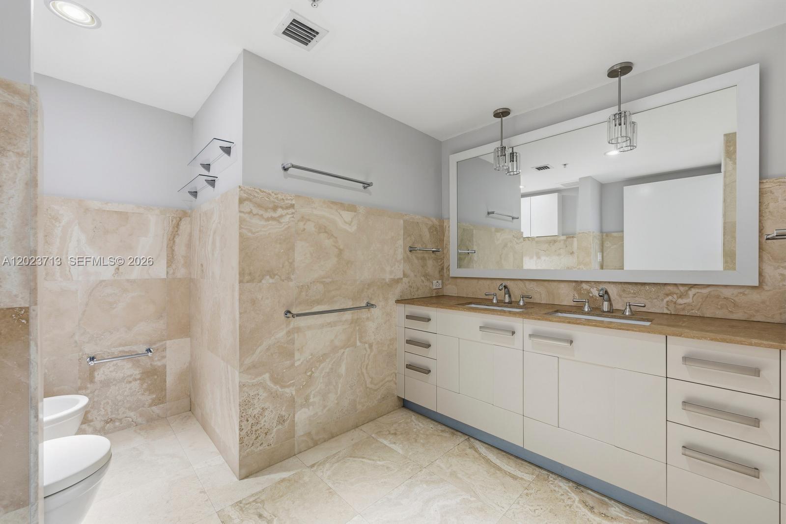 GROVE GARDEN RESIDENCES - Residential