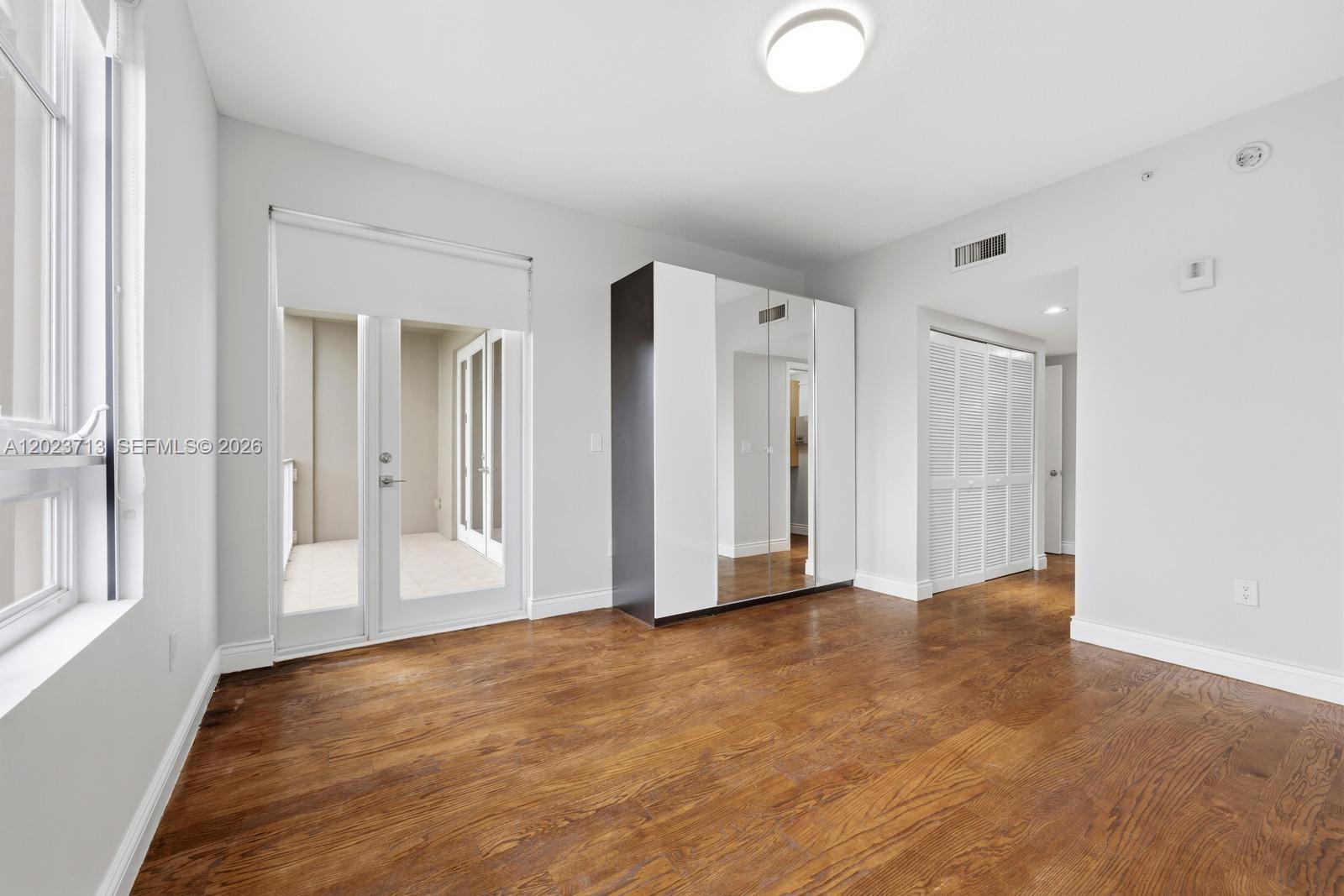 GROVE GARDEN RESIDENCES - Residential
