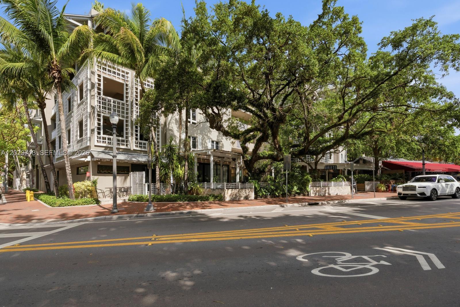 GROVE GARDEN RESIDENCES - Residential