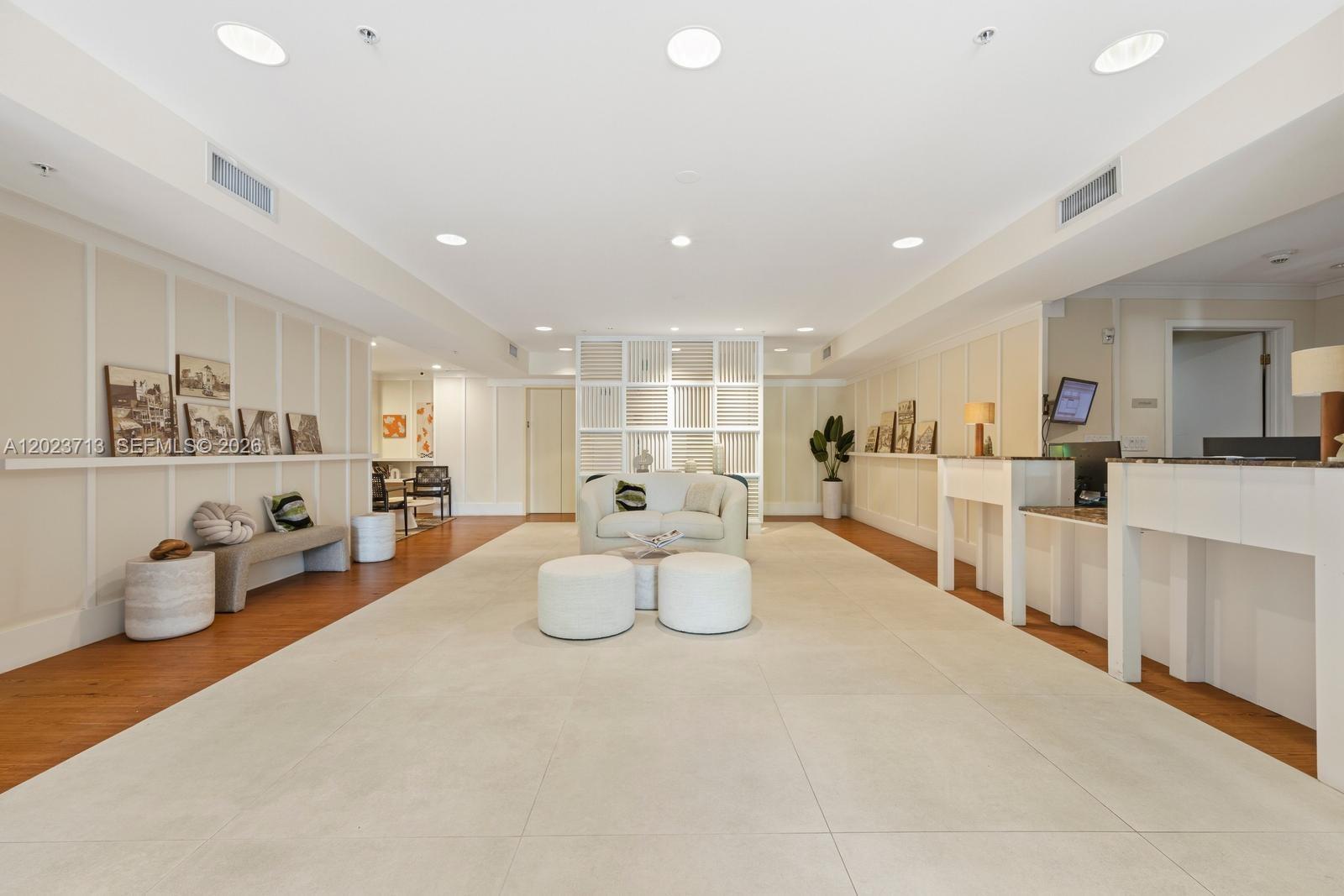 GROVE GARDEN RESIDENCES - Residential