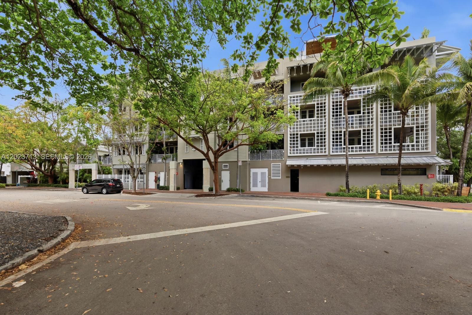 GROVE GARDEN RESIDENCES - Residential