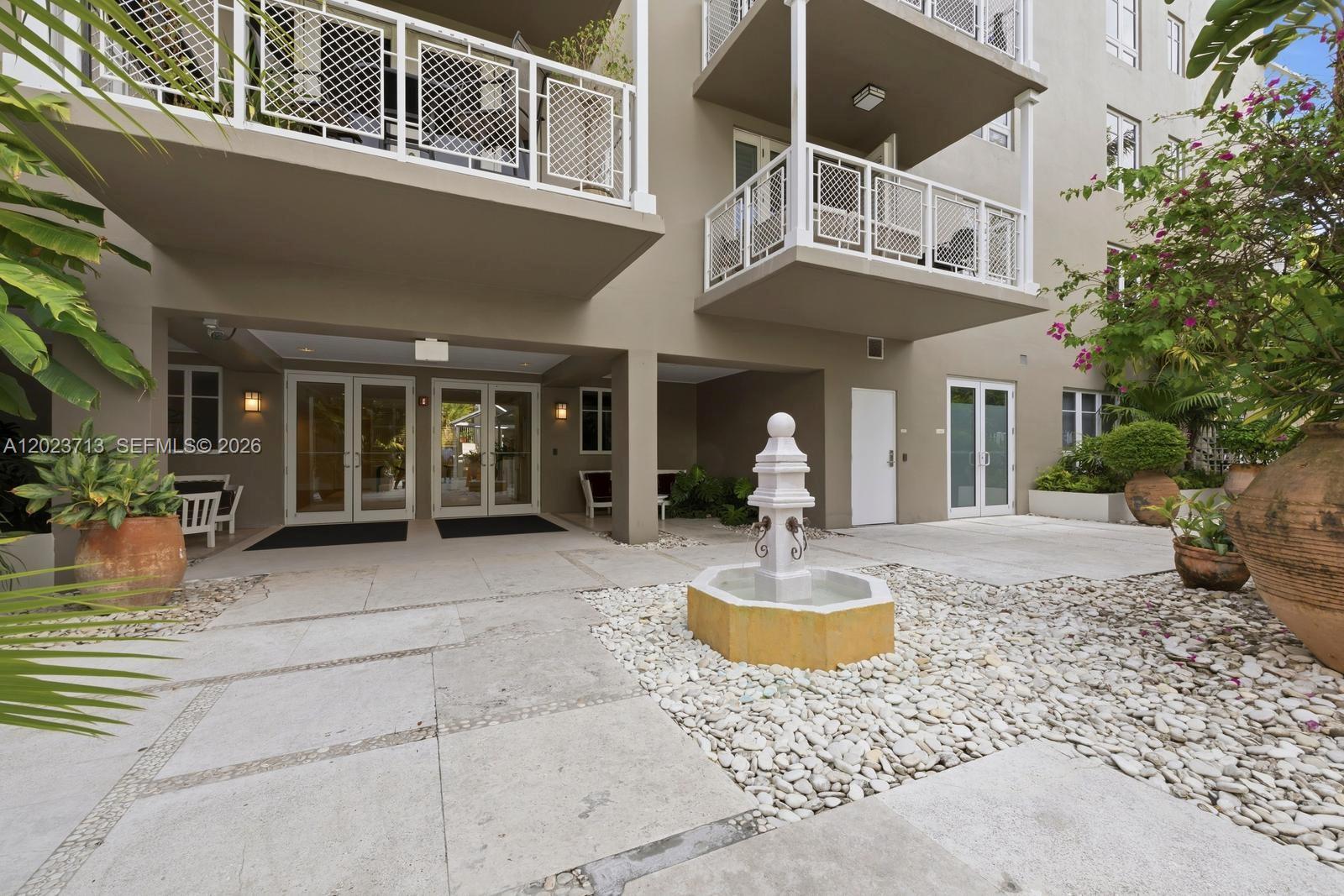 GROVE GARDEN RESIDENCES - Residential