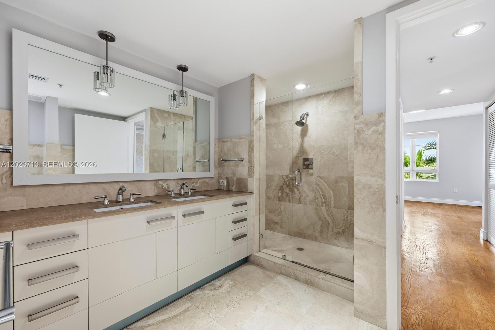 GROVE GARDEN RESIDENCES - Residential