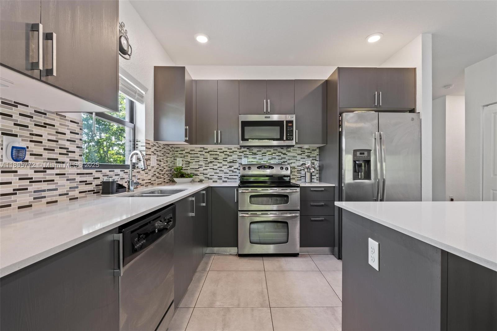 OAKWOOD GROVE - Residential